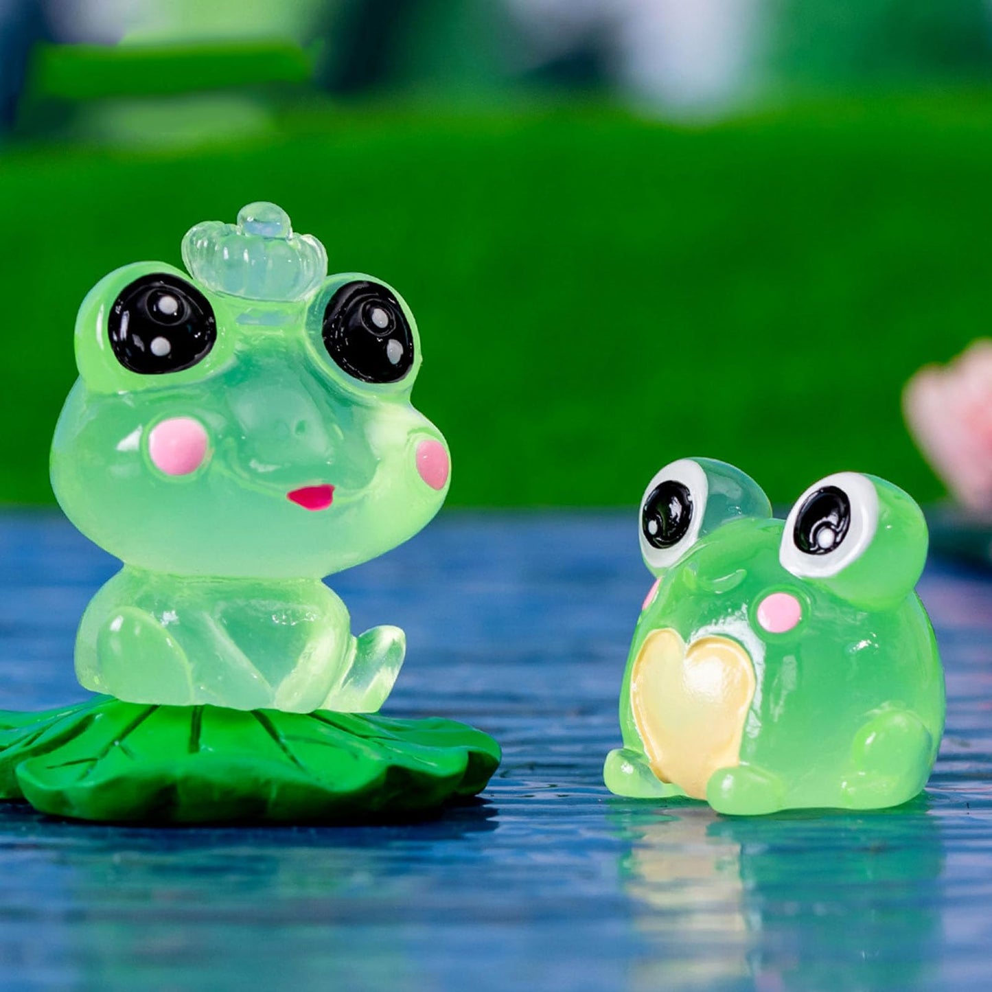 12個かわいい カエル ガーデンインテリアミニチュア 風景ガーデンインテリアミニチュア 盆栽 ガーデニング装飾 樹脂発光の木エルフ映画キャラクターかわいい人形コレクションギフト風景 装飾品