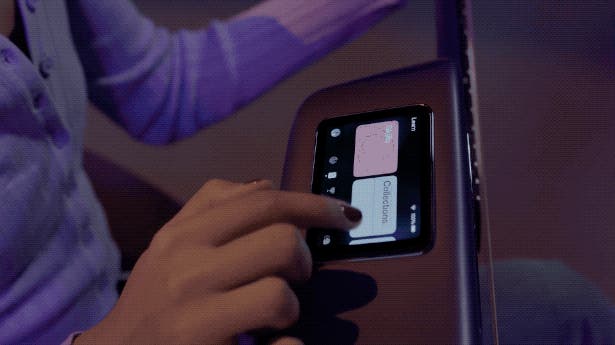 気分は一流ギタリスト、次世代型スマートギターLAVA!