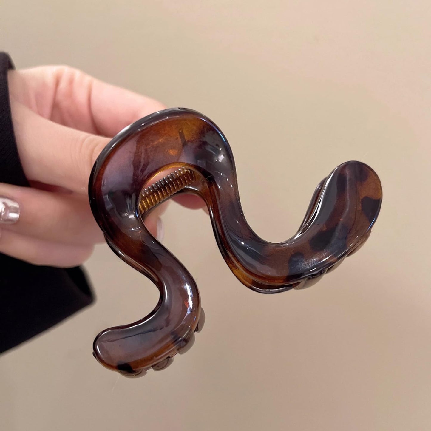 ヘアクリップ 小さめ 6cm しっかりとまる クリップ バンスクリップ ヘアアクセサリー 金属製 バナナクリップ 大人向け 韓風 シンプル オフィス レディース 重量であり 髪留め 髪飾り