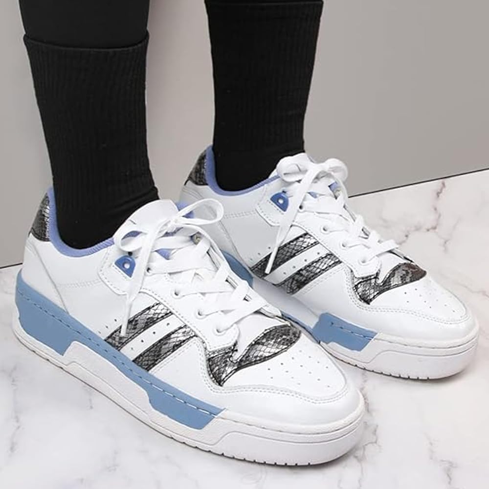 靴紐 シューレース フラットシューレース 2足(4本入り) 8mm幅 靴紐 平紐 靴ひも シューレース 紐 shoelaces 無地 靴ひも 平紐 おしゃれ スニーカー 紐 運動靴 スポーツ メンズ レディース
