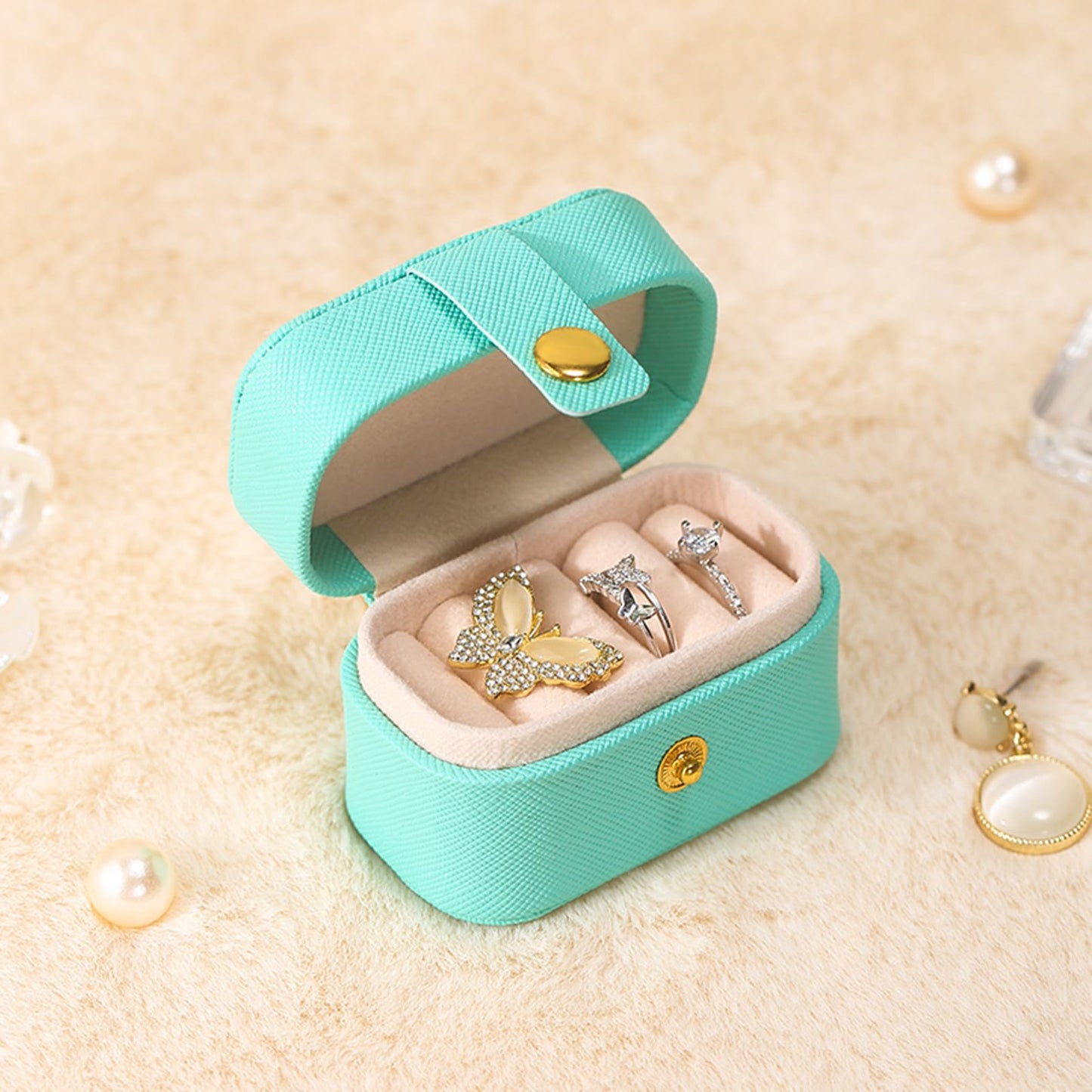 ジュエリーボックス 小箱 ジュエリー 宝石箱 持ち運び コンパクトPUレザー ジュエリー収納 アクセサリーケース 小物入れ 指輪 ピアス (ホワイト)