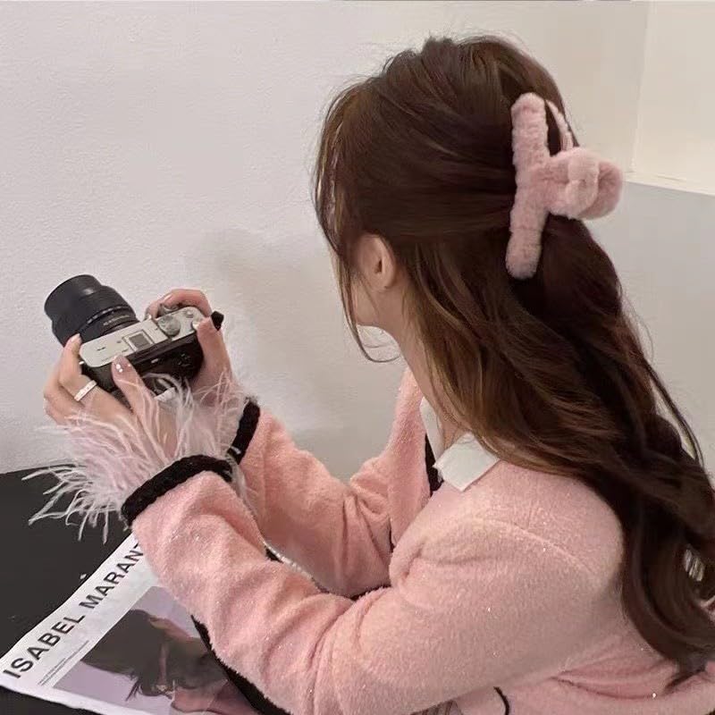 ヘアクリップ  4色 大きめ もふもふ しっかりとまる 濃密な髪も使用でき ヘアアクセサリー 大人 おしゃれ シンプル 可愛い 通勤 出掛け プレゼント