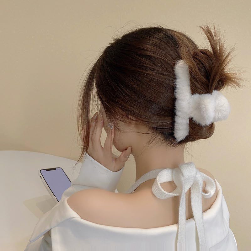 ヘアクリップ  4色 大きめ もふもふ しっかりとまる 濃密な髪も使用でき ヘアアクセサリー 大人 おしゃれ シンプル 可愛い 通勤 出掛け プレゼント