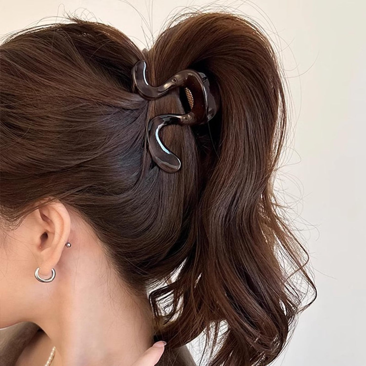 ヘアクリップ 小さめ 6cm しっかりとまる クリップ バンスクリップ ヘアアクセサリー 金属製 バナナクリップ 大人向け 韓風 シンプル オフィス レディース 重量であり 髪留め 髪飾り