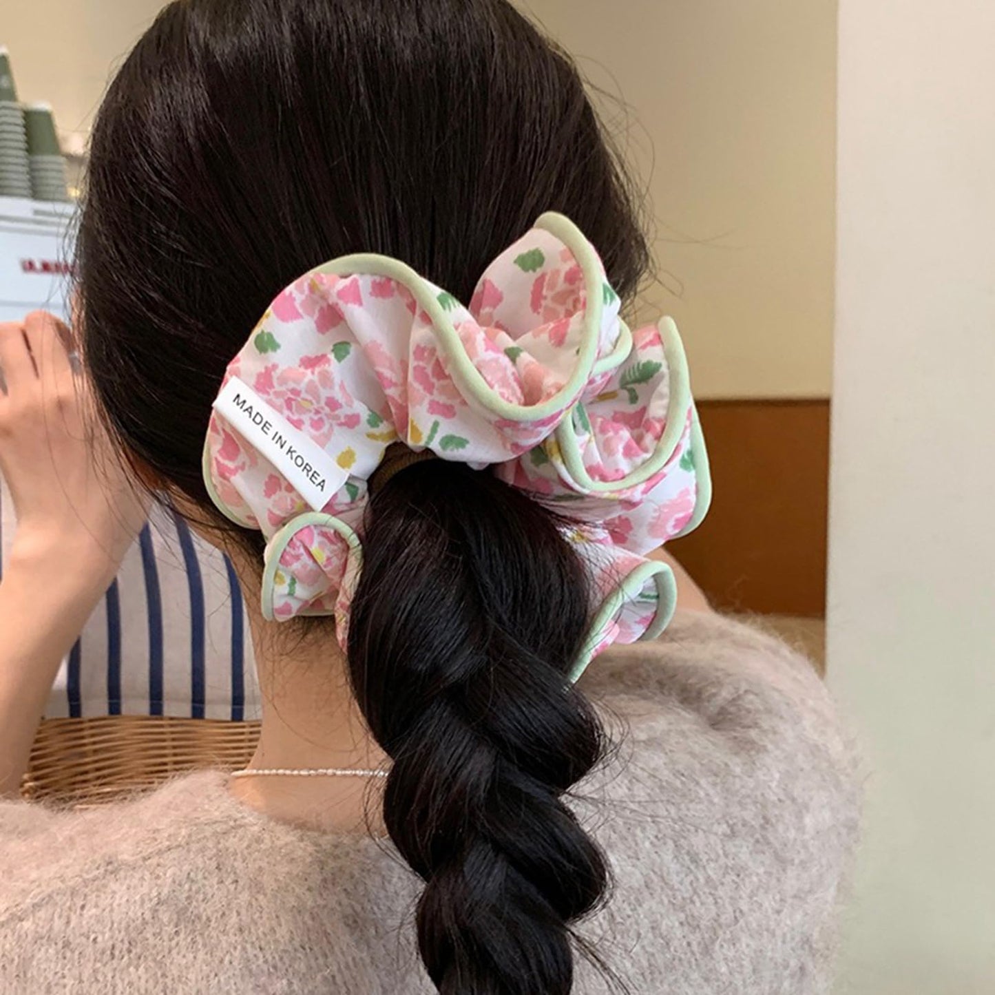 シュシュ ヘアゴム 花柄の生地 可愛いシュシュ 女性 ヘアアレンジ 髪ゴム レディース ヘアアクセサリー おしゃれ 大人 髪飾り 髪留め 高弾性 エレガント 韓国風 髪の厚い方でも使用可能